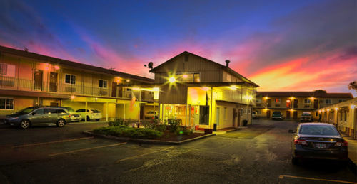 Economy Inn Хермистон Экстерьер фото
